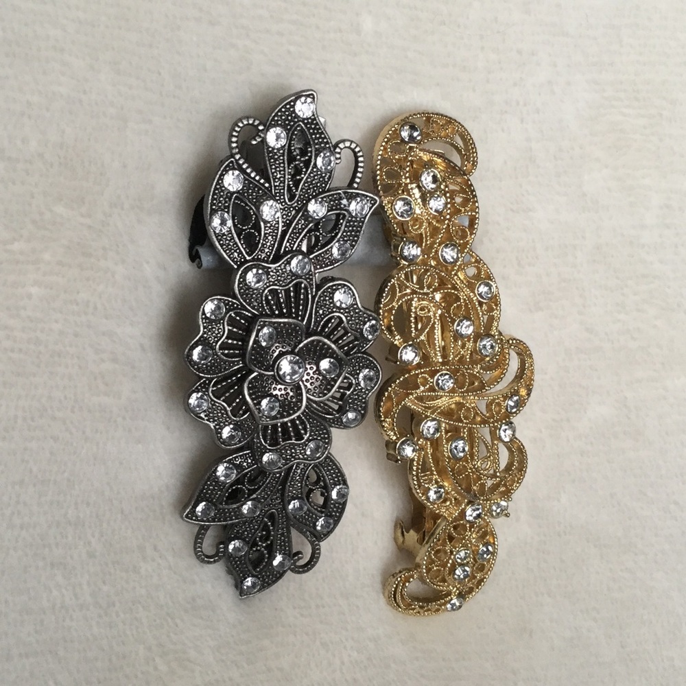 Fancy hair clips ✨